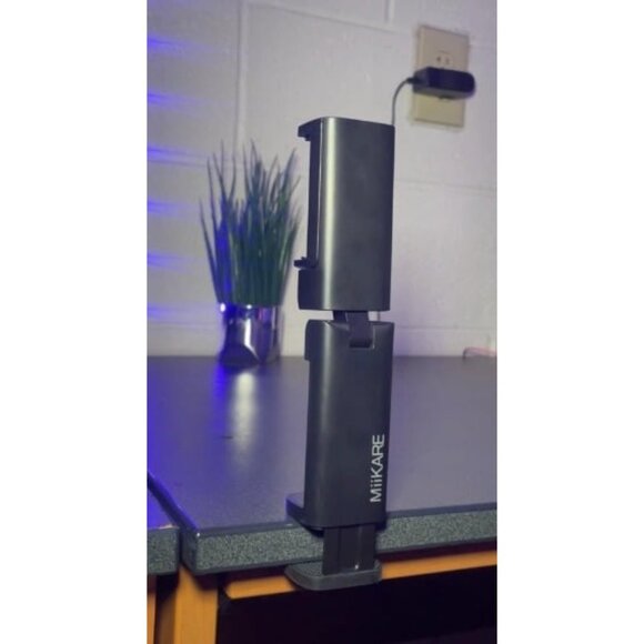 Airplane Travel Essentials Phone Holder, Universal Handsfree Phone Mount - Picture 4 of 4